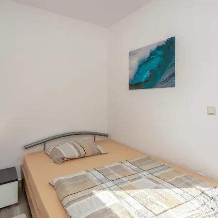 3 Bedroom Beautiful In 아파트 Banjol