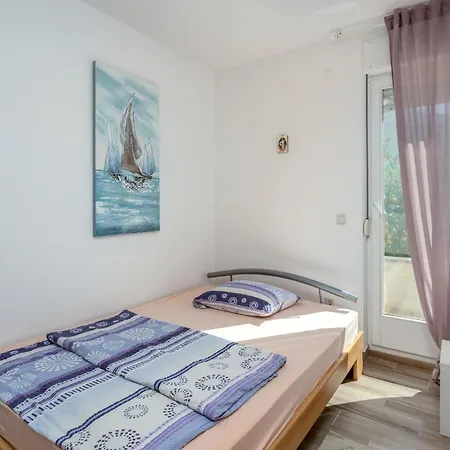 3 Bedroom Beautiful In Banjol