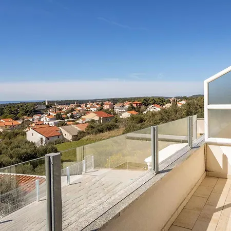 3 Bedroom Beautiful In 아파트 *