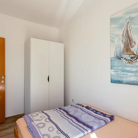 3 Bedroom Beautiful In * Banjol