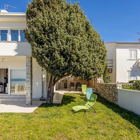 3 Bedroom Beautiful In 아파트 *