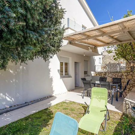 3 Bedroom Beautiful In Banjol