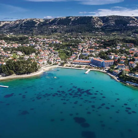 아파트 3 Bedroom Beautiful In Banjol