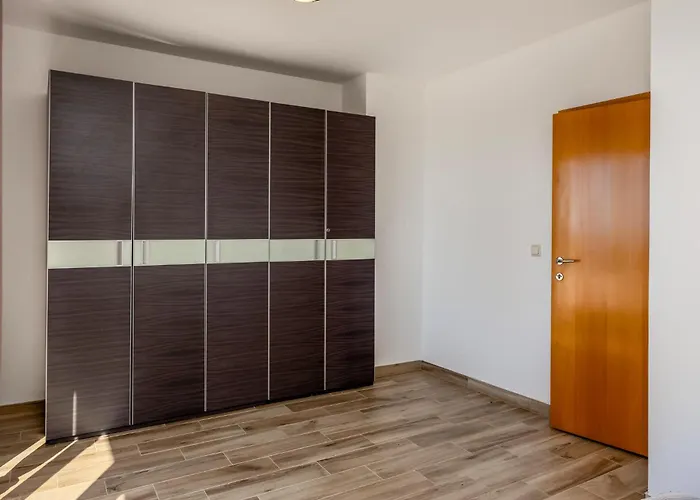 3 Bedroom Beautiful In Appartement