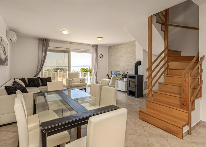 3 Bedroom Beautiful In Appartement